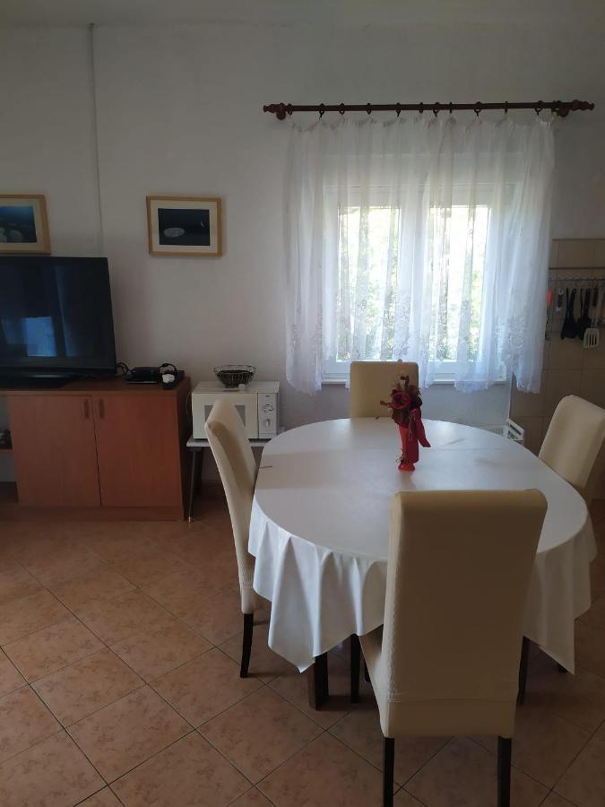 Veldic Apartments Тисно Екстериор снимка