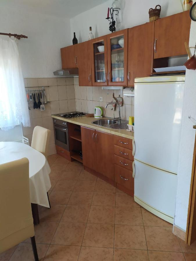 Veldic Apartments Тисно Екстериор снимка