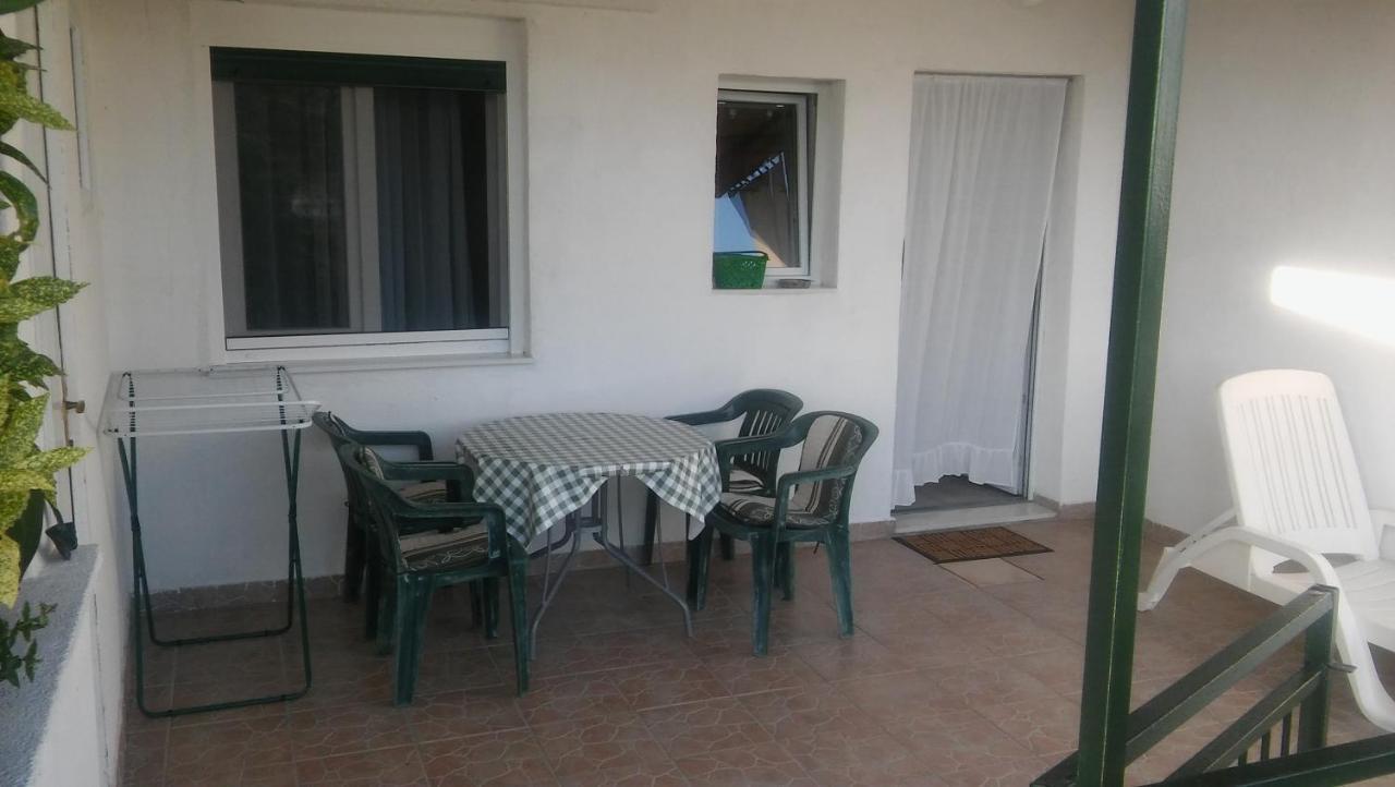 Veldic Apartments Тисно Екстериор снимка