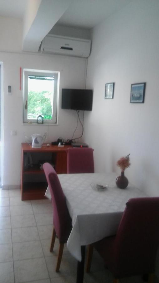 Veldic Apartments Тисно Екстериор снимка