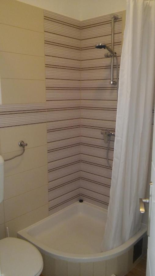 Veldic Apartments Тисно Екстериор снимка