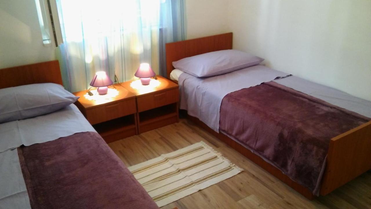 Veldic Apartments Тисно Екстериор снимка